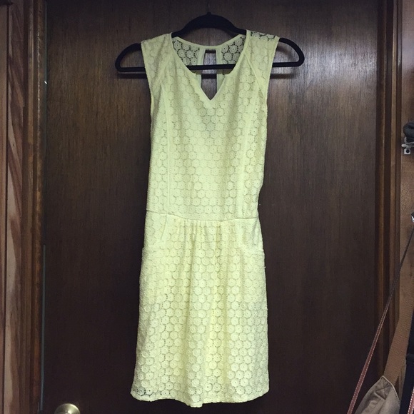 Dresses & Skirts - Yellow European sun dress